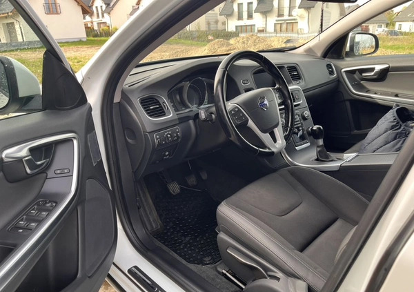 Volvo V60 cena 39900 przebieg: 235000, rok produkcji 2014 z Gdańsk małe 46